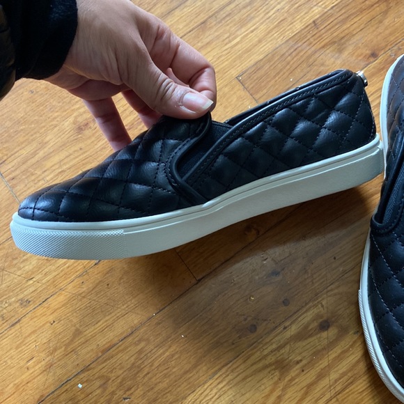 Steve Madden black slip on shoes nwt - Picture 8 of 11